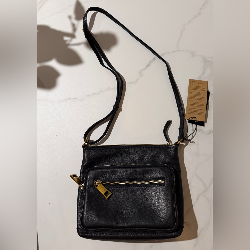 margot
NEW YORK Peyton Crossbody in Black - Picture 3 of 5